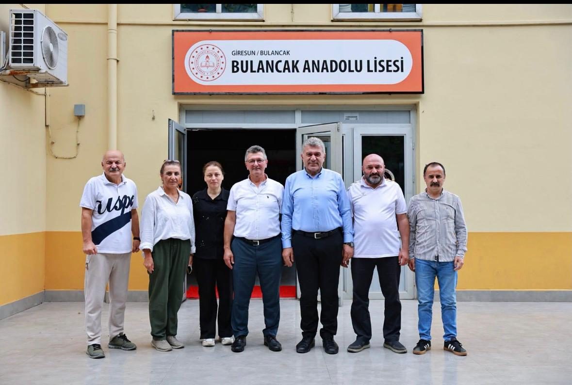 Bulancak Anadolu Lisemizi ziyaret ederek Okul Müdürümüz Cavit Hendekci ve kıymetli öğretmenlerimizle bir araya geldik.